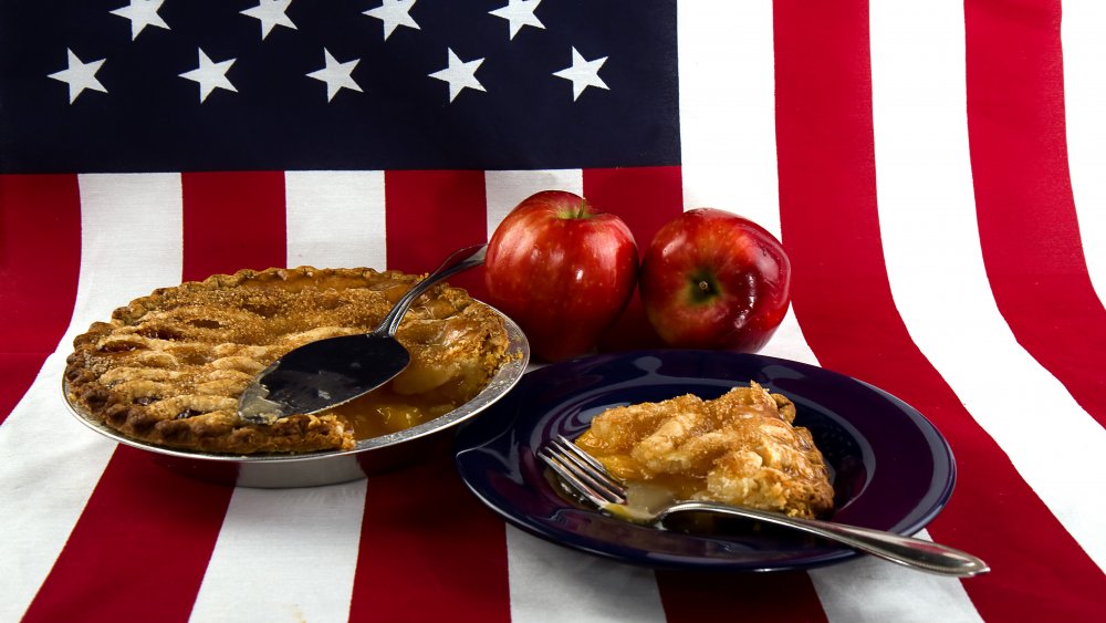 American flag with apple pie