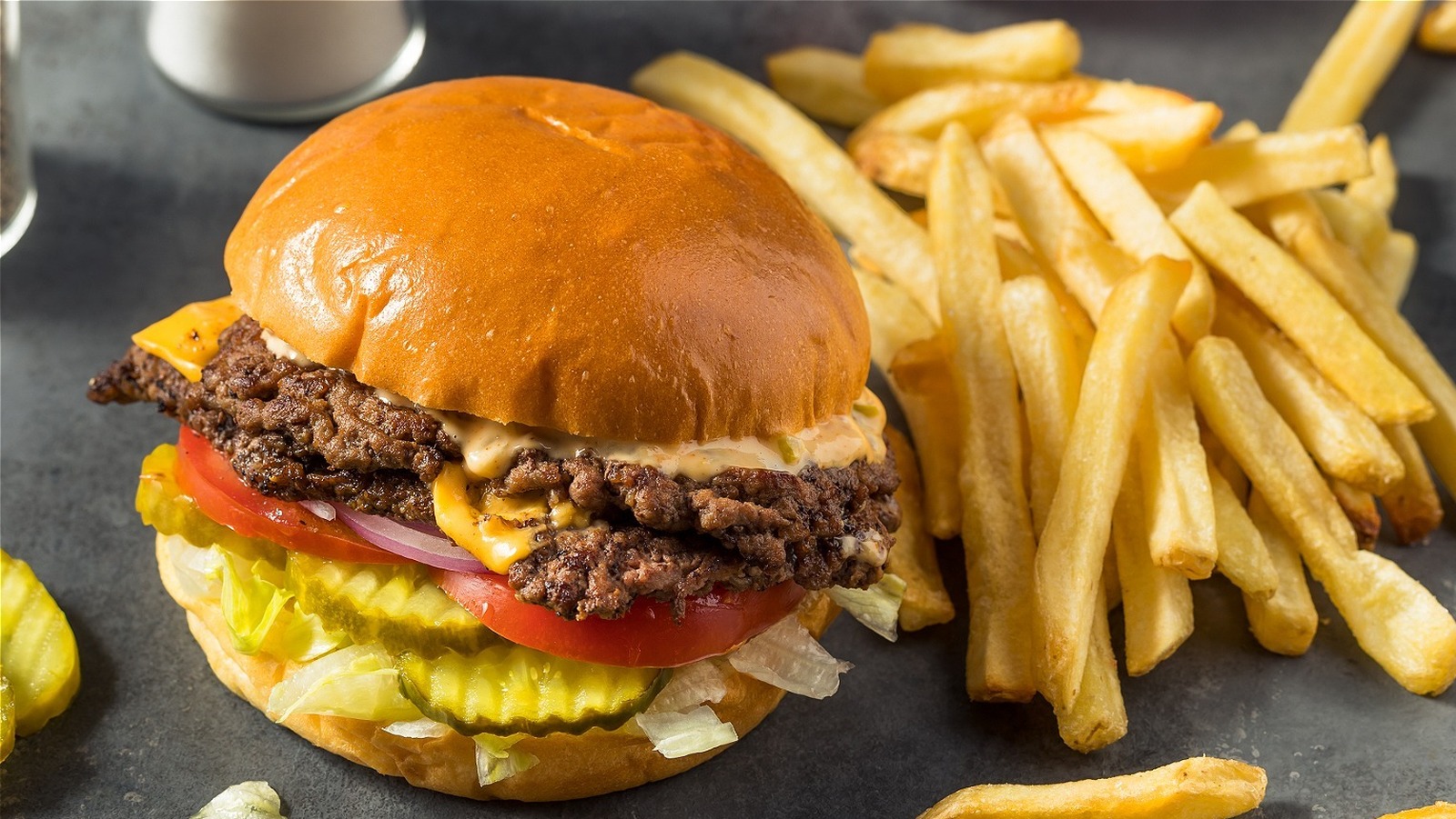 The Original Smashburger Wasn't Invented By The Similar-Named Chain