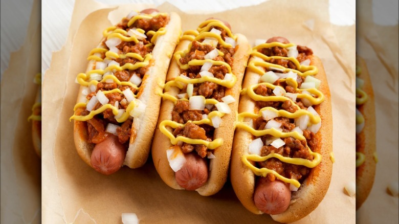 Hot dogs with Greek sauce