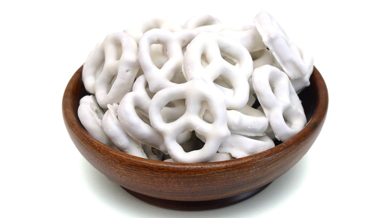 White chocolate pretzels in bowl