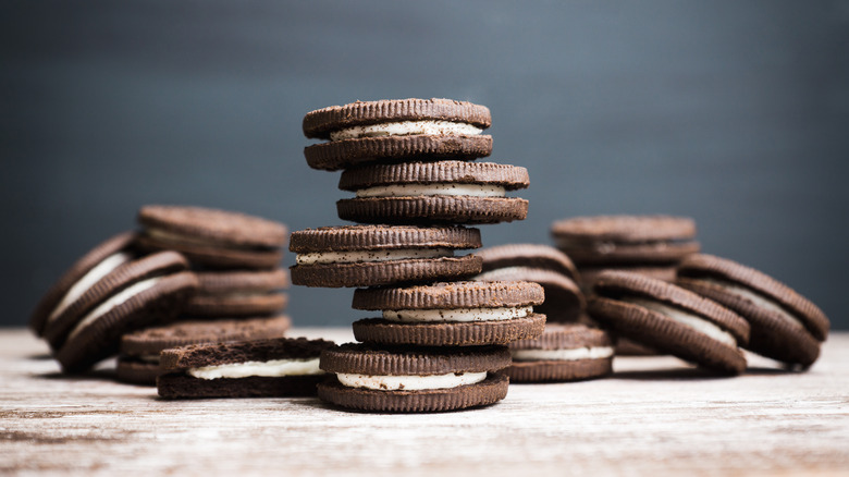 A stack of Oreos 