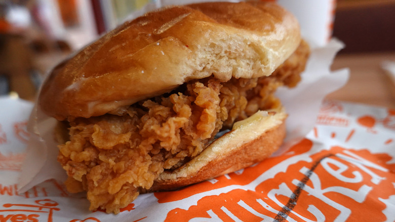 unwrapped Popeyes chicken sandwich