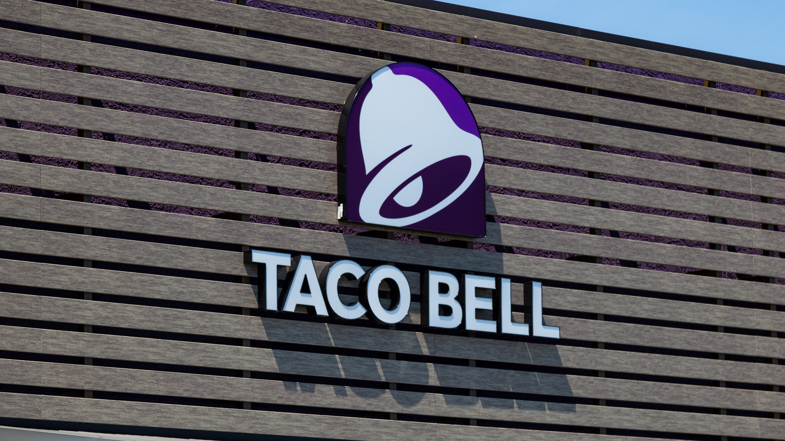 The Popular Taco Bell Sweet Treat Reddit Is Missing