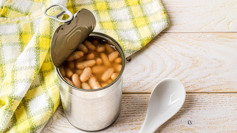 beans in can with spoon