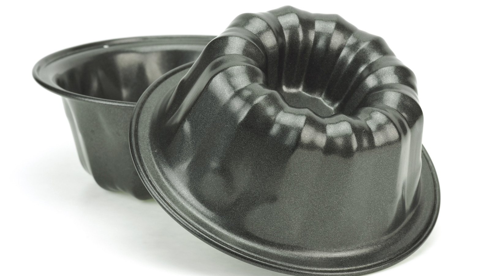 The Real Difference Between A Bundt Pan And A Tube Pan