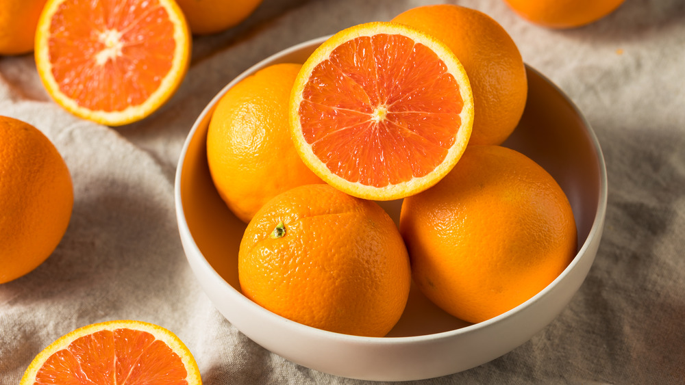 The Real Difference Between Blood Oranges And Navel Oranges