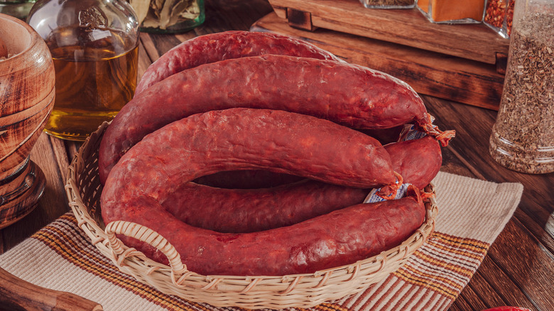 Red sausage rings in a basket