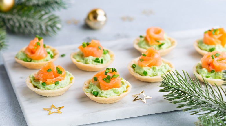 cold smoked salmon canapes