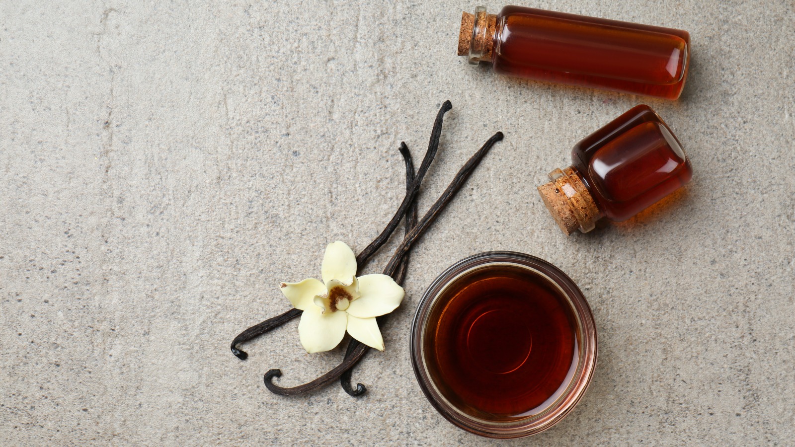 the-real-difference-between-pure-and-imitation-vanilla-extract