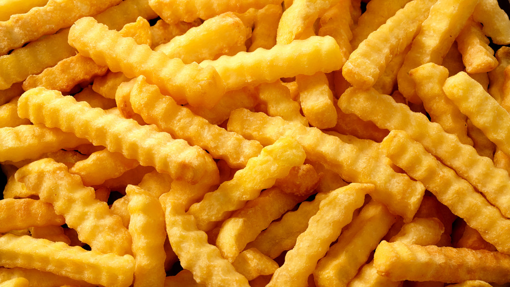 pile of crinkle fries