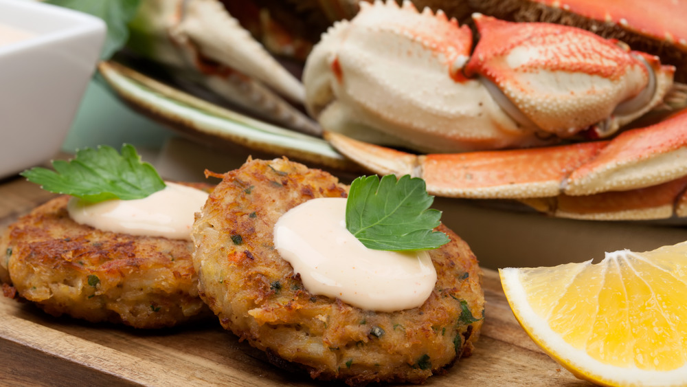 Crab cakes with remoulade