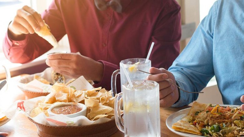 chilis southwest eggroll dunk