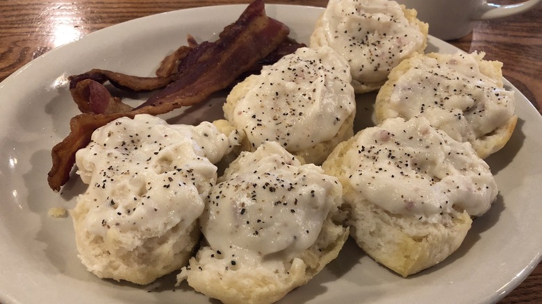 Cracker barrel biscuits with gravy and bacon