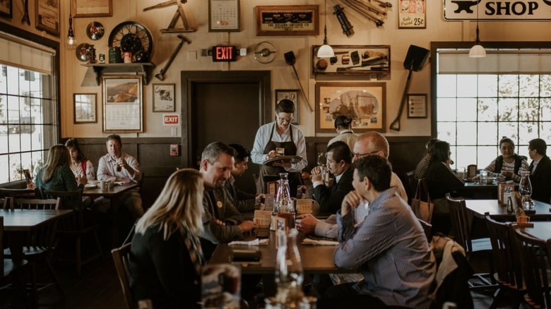 Cracker Barrel waiter takes order