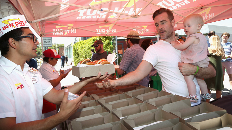 James Van Der Beek buying In-N-Out burgers