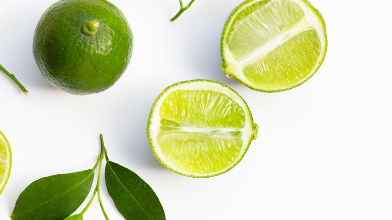 Fresh limes 