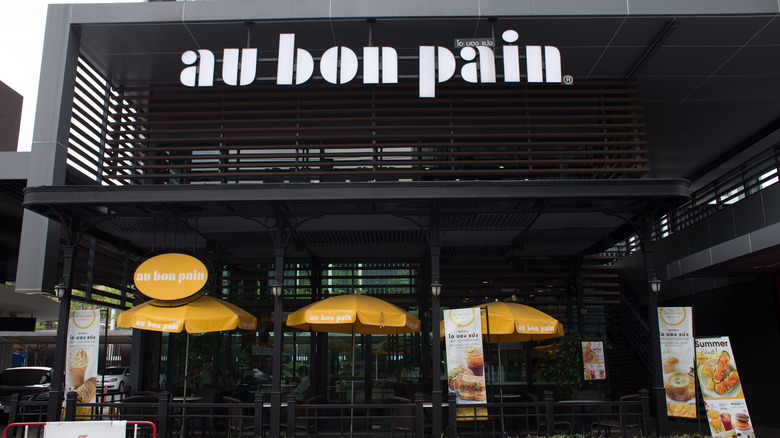 Au Bon Pain exterior