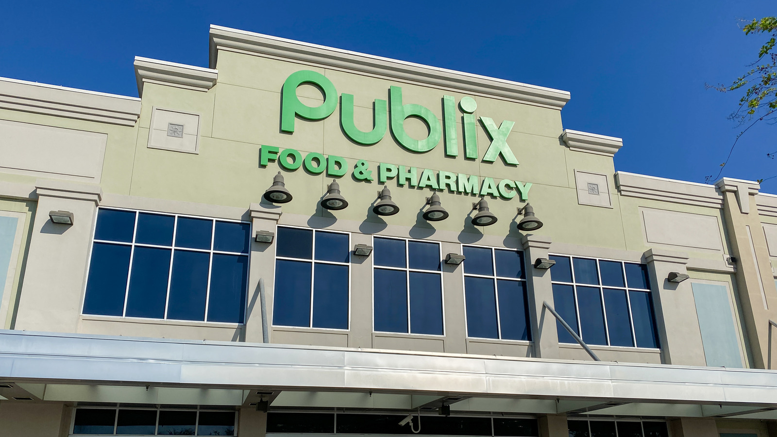 The Real Reason Publix Stores In Florida Have Giant Scales