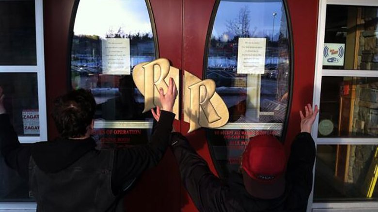 red robin closed