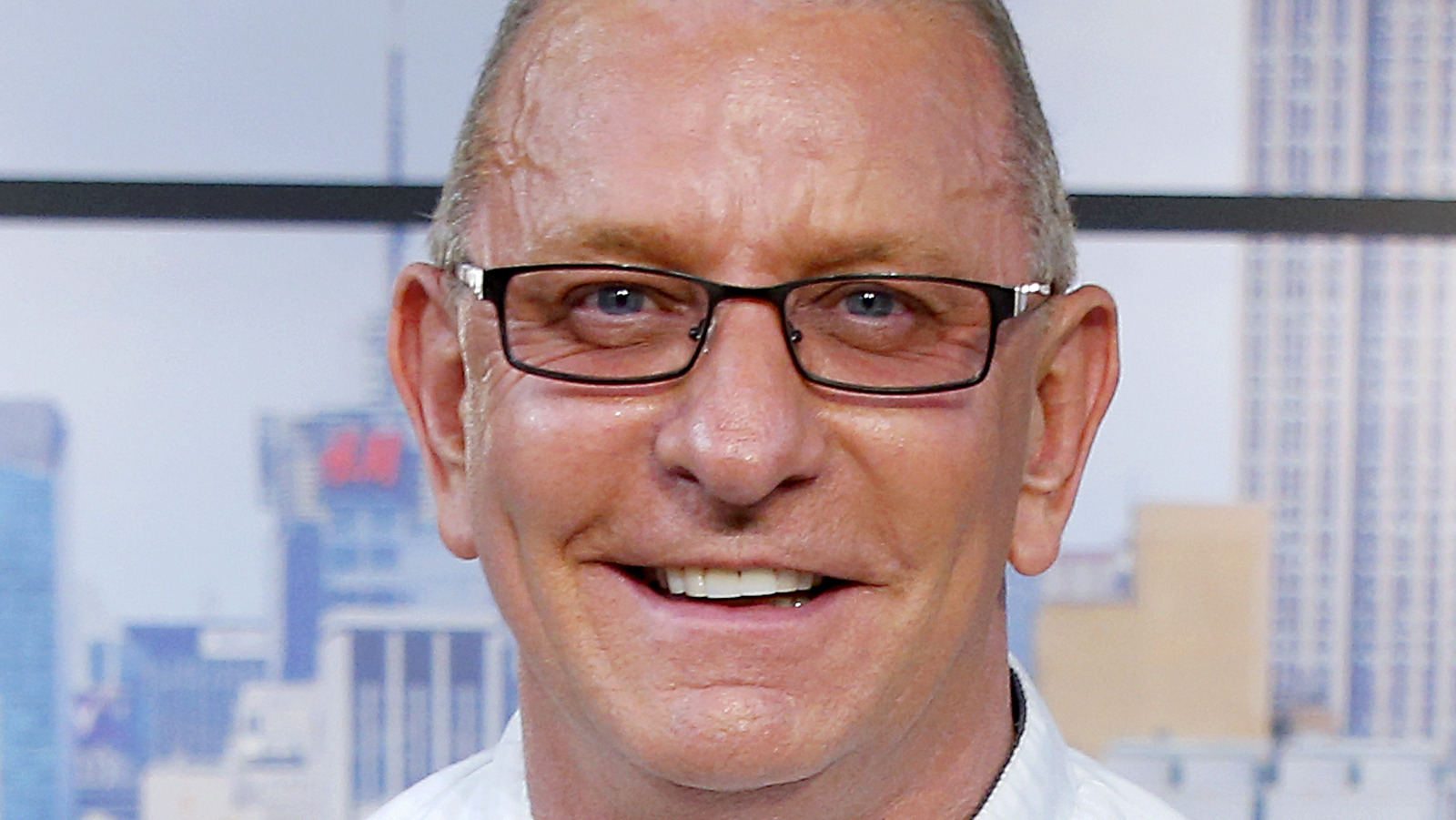 The Real Reason Robert Irvine Stopped Dyeing His Hair