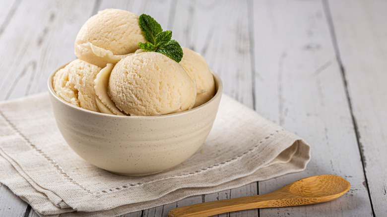 ice cream in bowl 