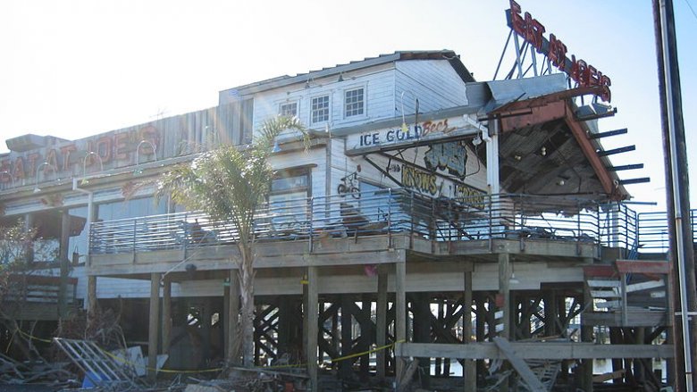 empty Joe's Crab Shack