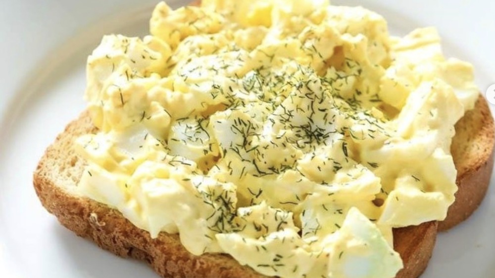 Egg salad sandwich