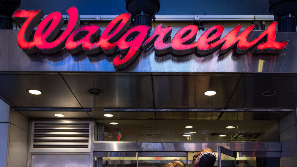 Walgreen's neon sign