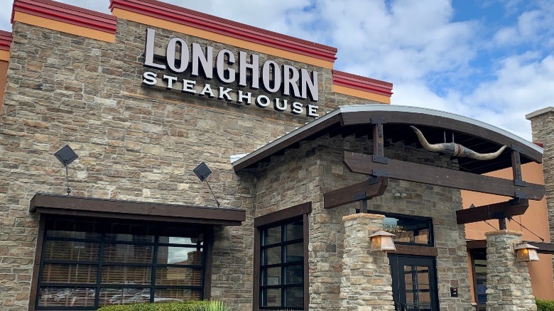 LongHorn Steakhouse marquee