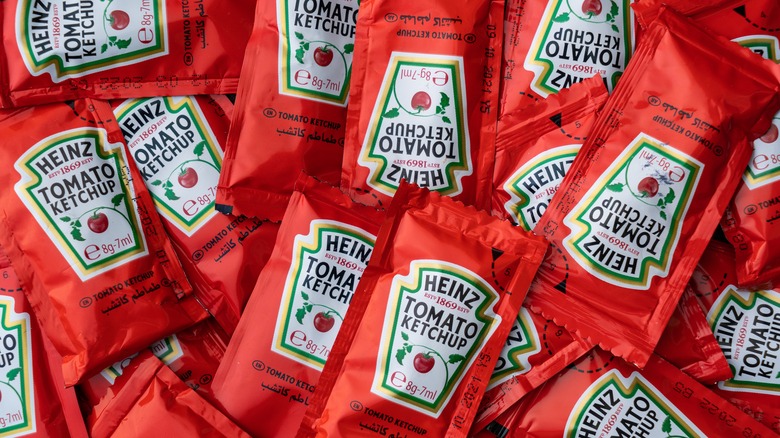 packets of Heinz ketchup