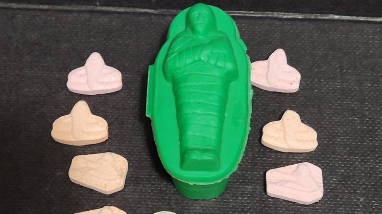 munchy mummies sarcophaguses with candy 