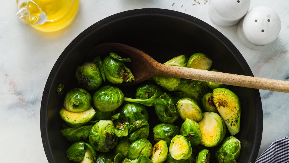 non stick pan with vegetables