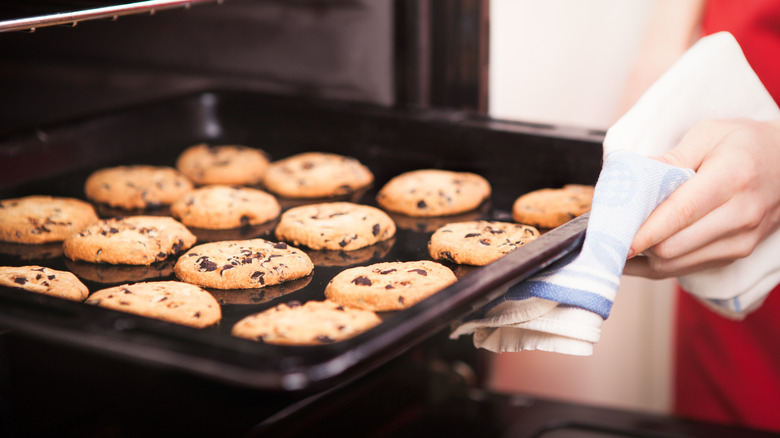 baking sheet cookie flat