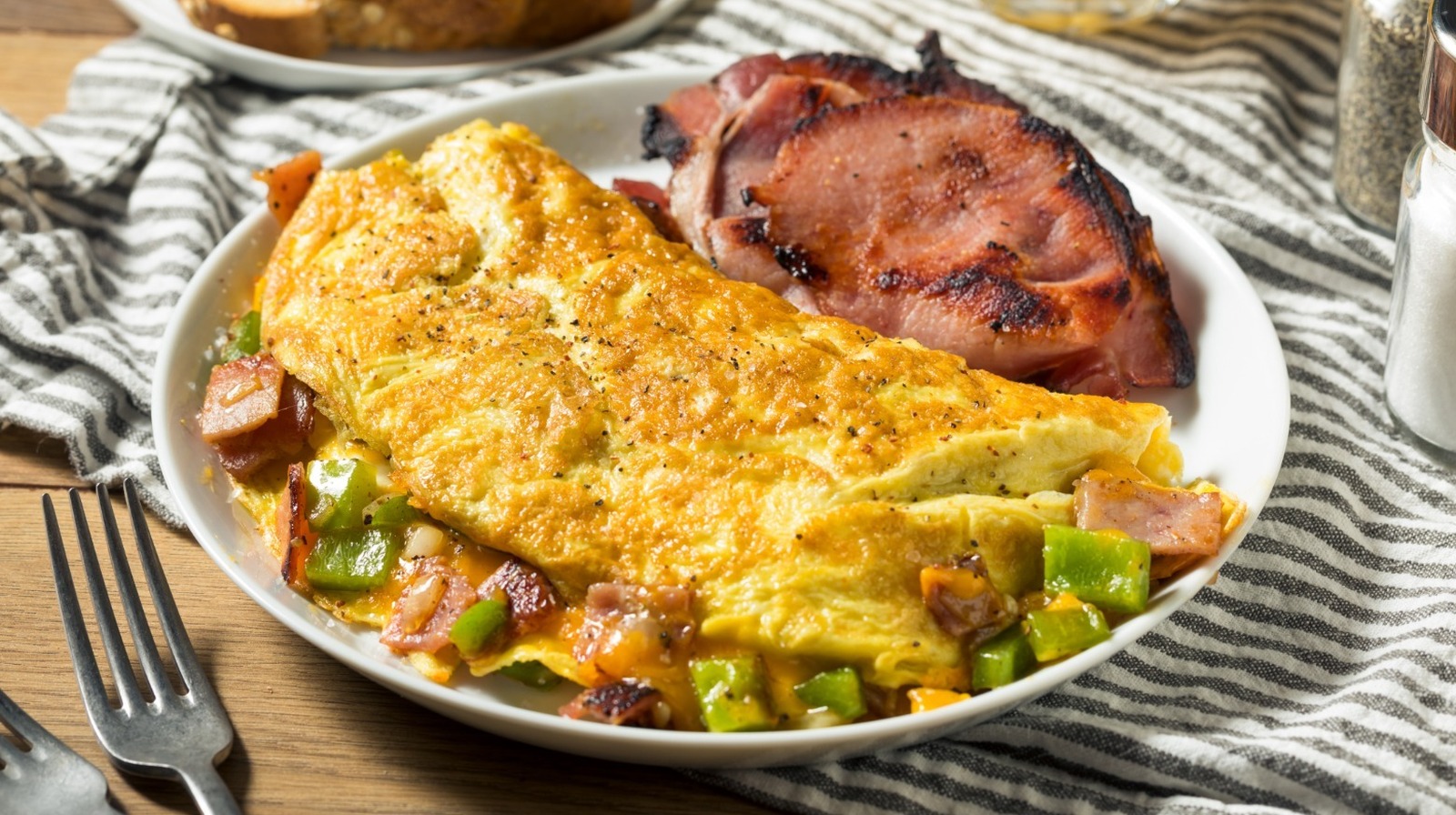 The Regional Reason Omelet(te) Has Two Different Spellings