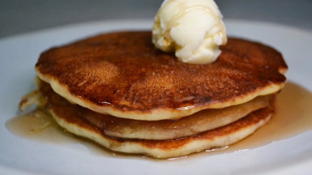 Copycat IHOP buttermilk pancakes recipe