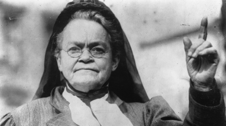 Carrie Nation in the midst of a speech