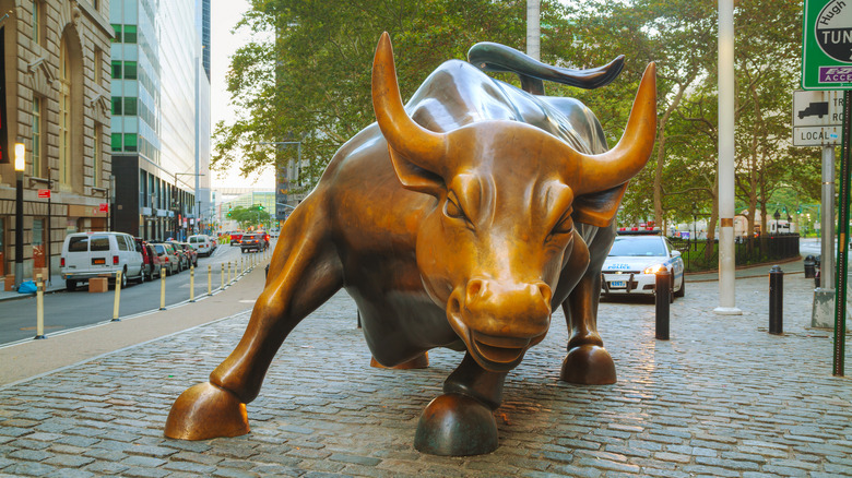 Bull sculpture on Wall St New York City