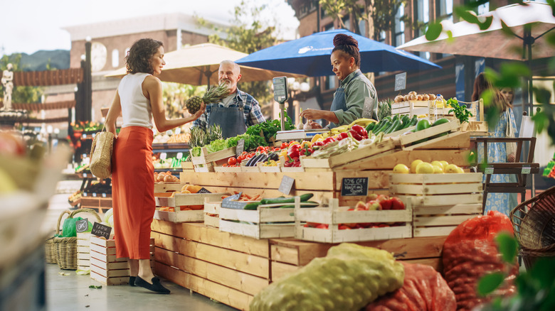 Farmers market stand