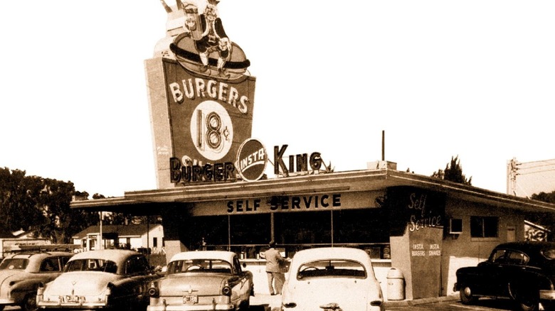 Retro Burger Insta King exterior