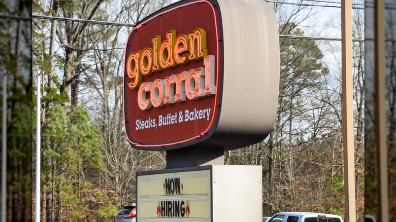 Golden Corral sign