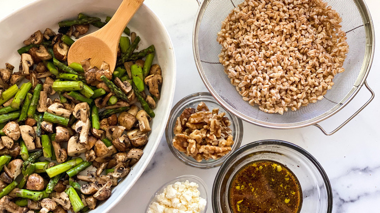 elements for roasted mushroom salad