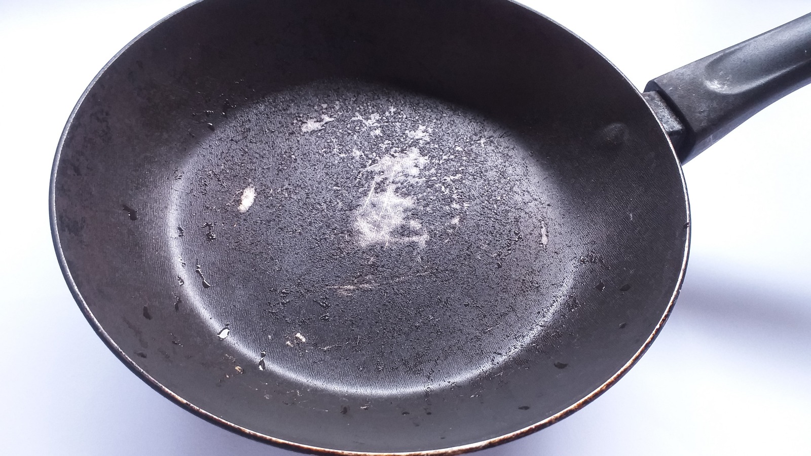 A Simple Trick for Using Your Stainless Steel Pan Like a Nonstick