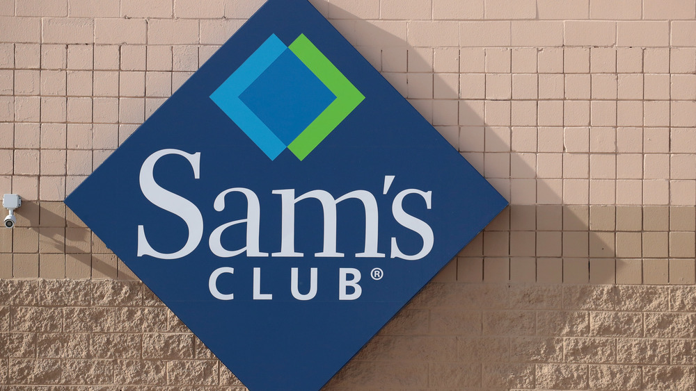 Sam's Club sign