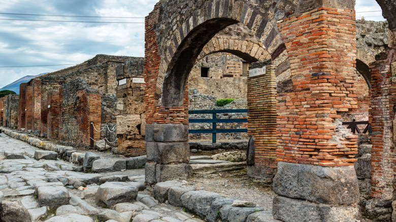 Pompeii ruins