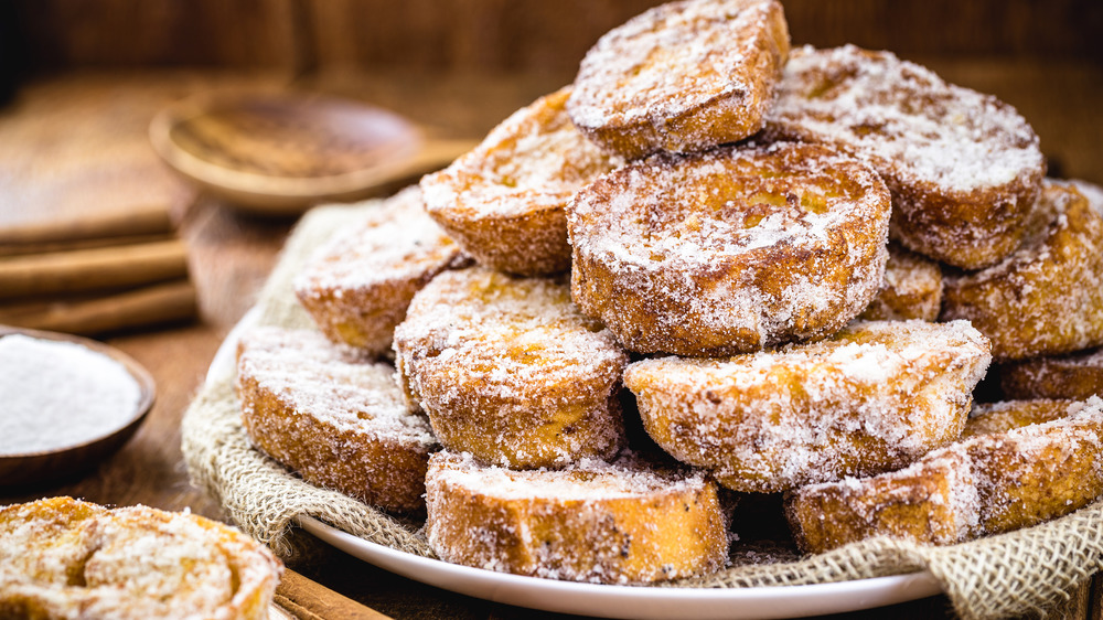 Pile of pain perdue with dusting of icing sugar