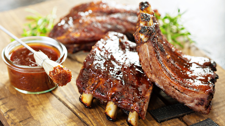 Barbecue ribs on cutting board