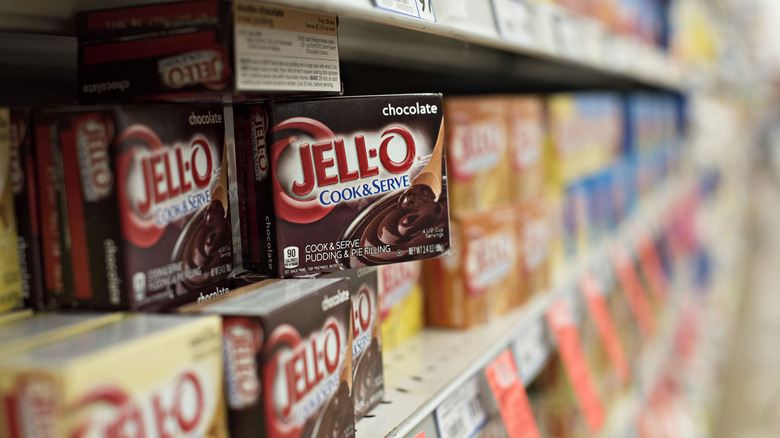 Jell-O pudding on a shelf