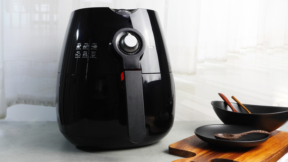 Air fryer with dishes