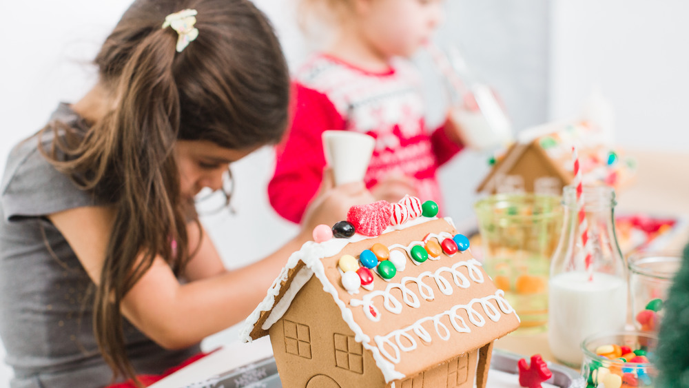 Royal icing for gingerbread house