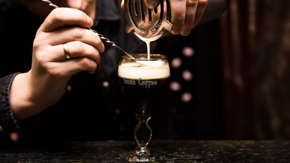 irish coffee, pour